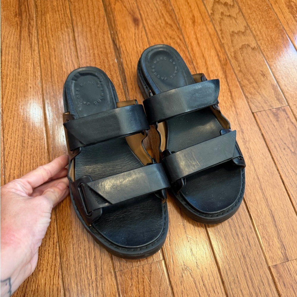 Marc Jacobs Black Leather Lug Sole Sandals Size 38.5 - Picture 4 of 6